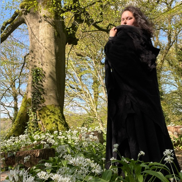 Hello - Picture 1 of 1